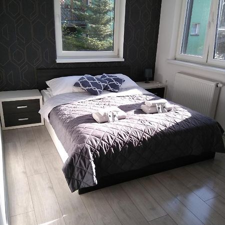 Park Apartament เชชูฟ ภายนอก รูปภาพ