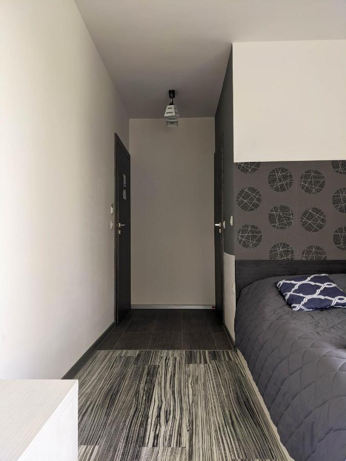 Park Apartament เชชูฟ ภายนอก รูปภาพ