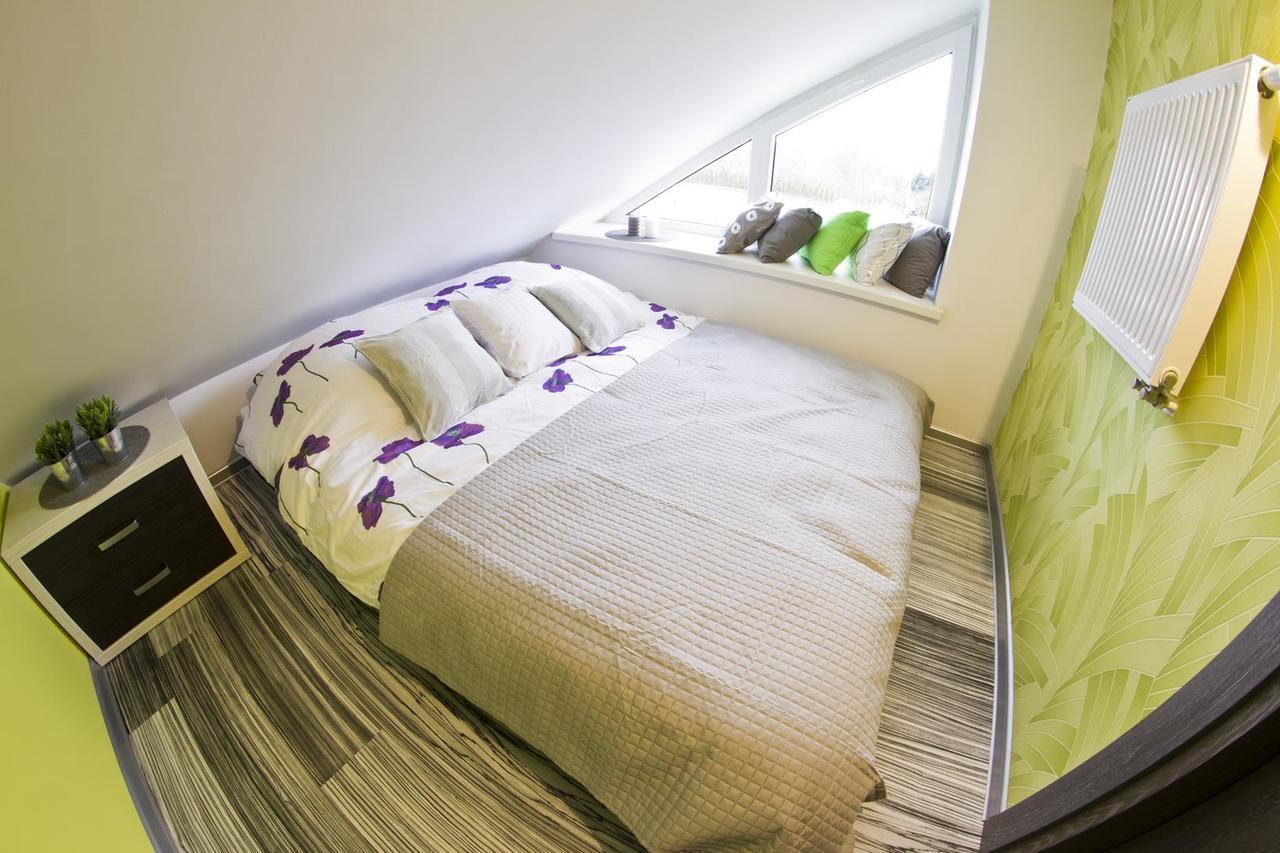 Park Apartament เชชูฟ ภายนอก รูปภาพ