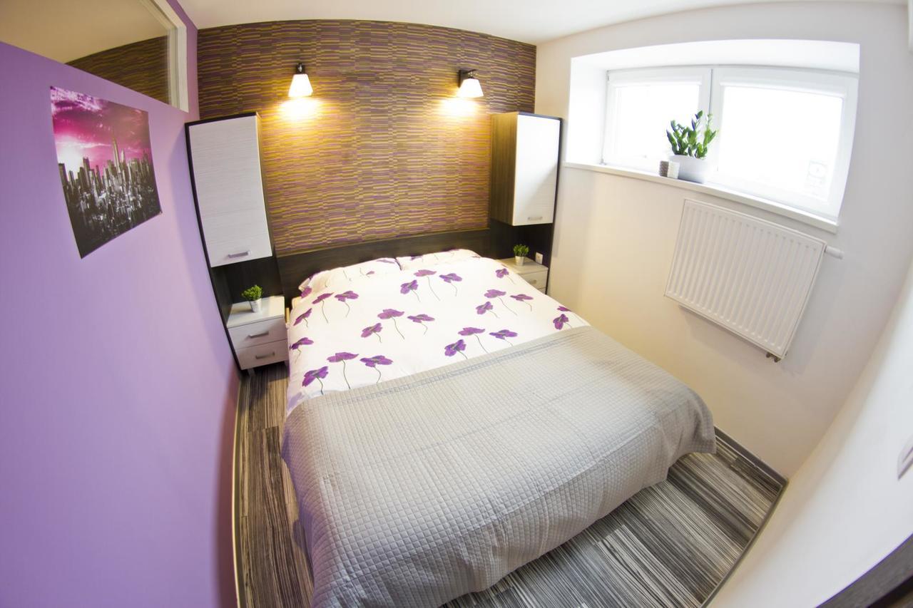 Park Apartament เชชูฟ ภายนอก รูปภาพ
