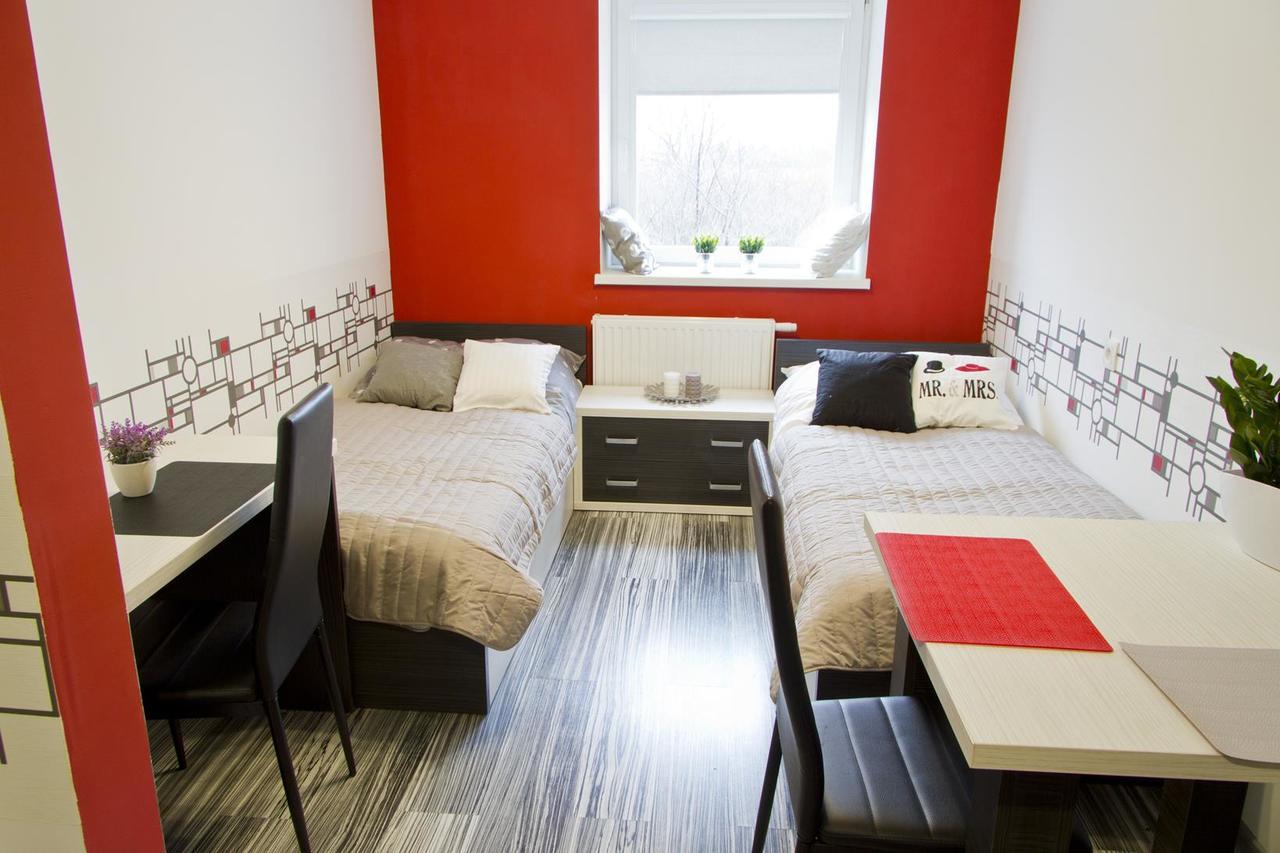 Park Apartament เชชูฟ ภายนอก รูปภาพ