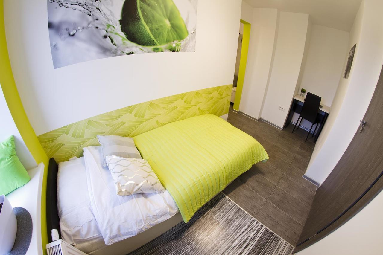 Park Apartament เชชูฟ ภายนอก รูปภาพ
