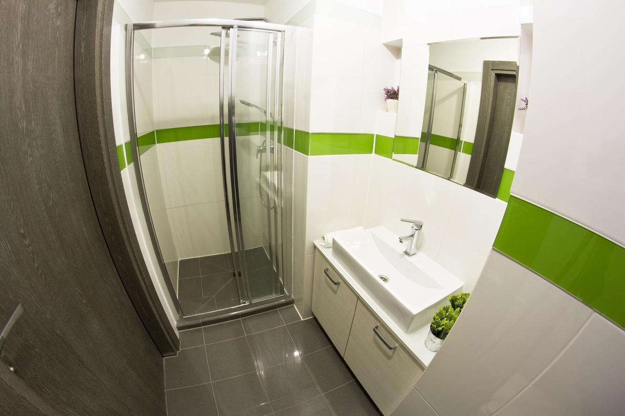 Park Apartament เชชูฟ ภายนอก รูปภาพ