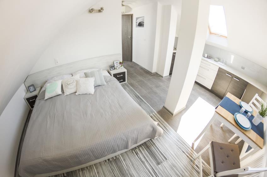 Park Apartament เชชูฟ ภายนอก รูปภาพ