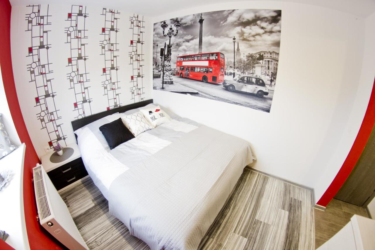 Park Apartament เชชูฟ ภายนอก รูปภาพ